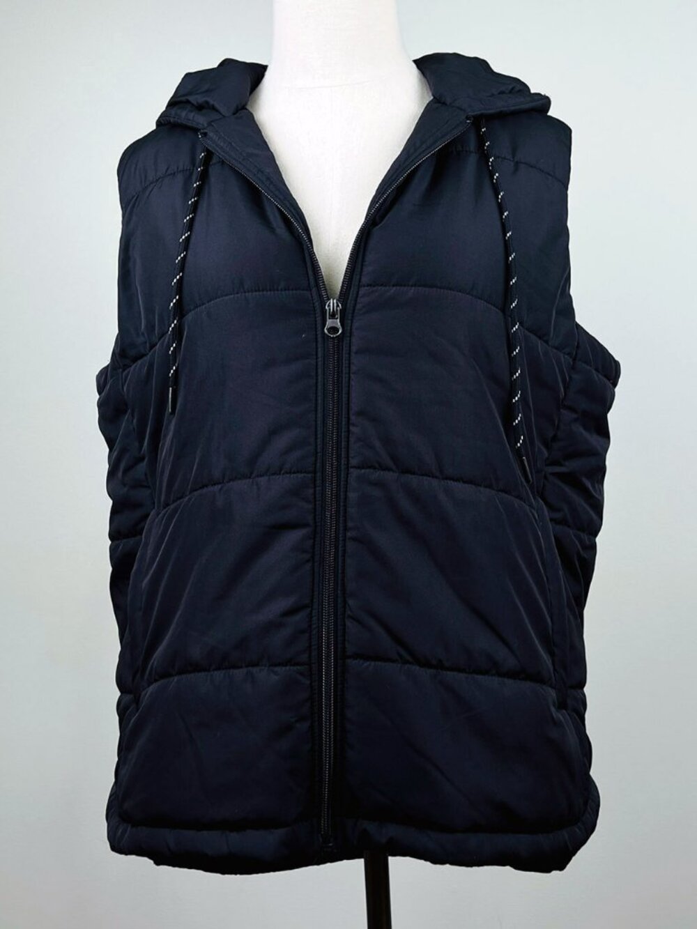 Z by Zella Women’s Medium Black Hooded Puffer Vest Full Zip Lightweight